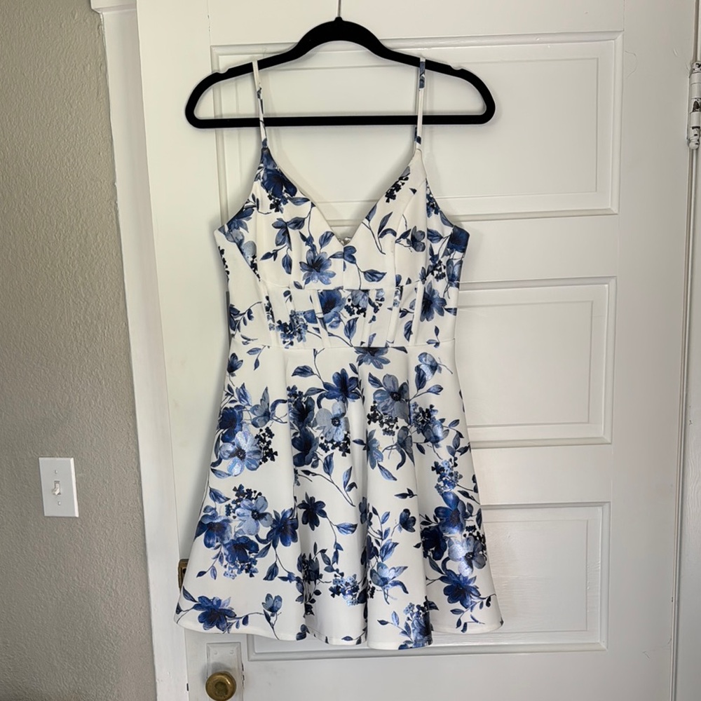 Floral Blue and White Dress | City Studio 11/12